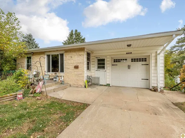 2039 N 67th Ave, Omaha, NE 68104