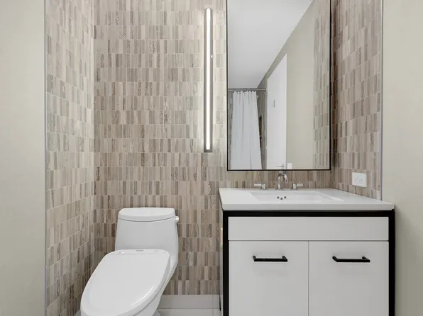 70 Charlton Street image 14 of 21