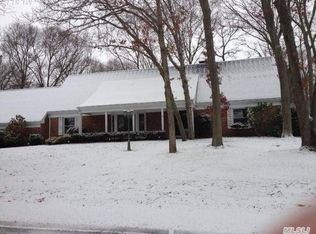 101 Shore Rd, Patchogue, NY 11772