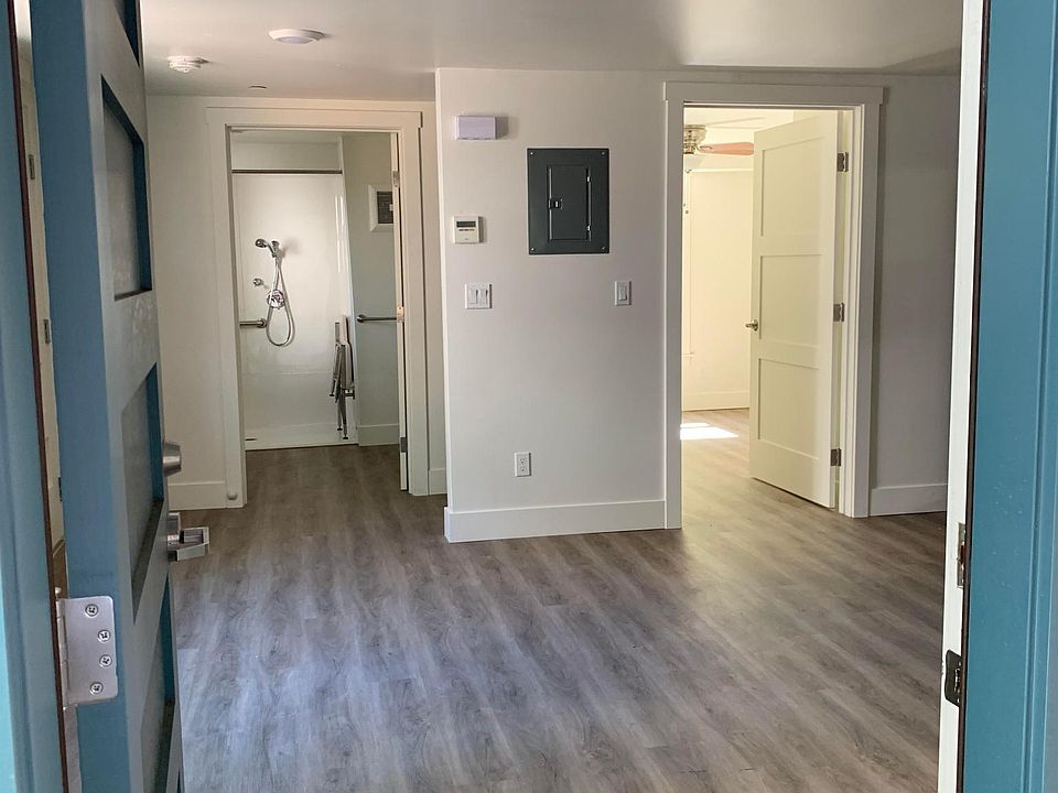 2nd image of 305 U St