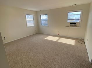 33 Buchanan Ave FLOOR 2, Amityville, NY 11701