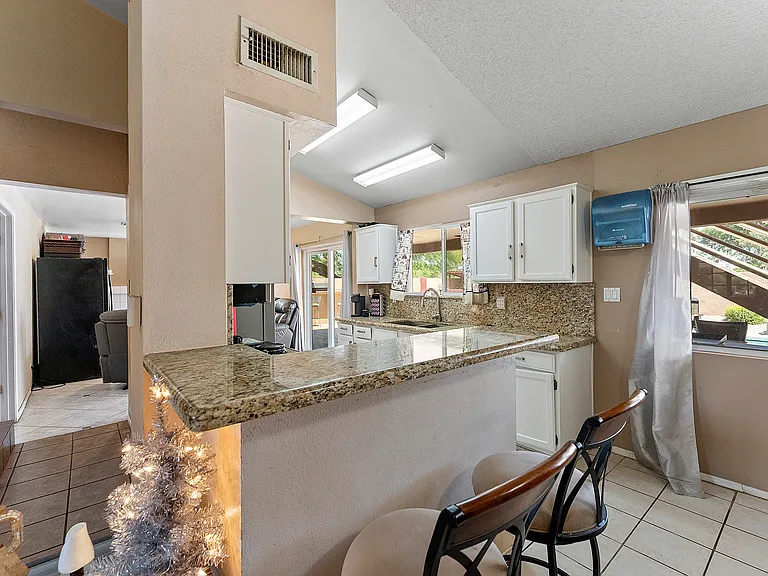 2326 E Folley St #4 — Photo 20