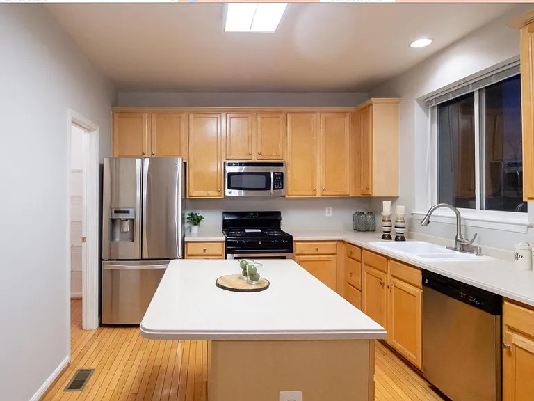 12986 Park Crescent Cir — Photo 10