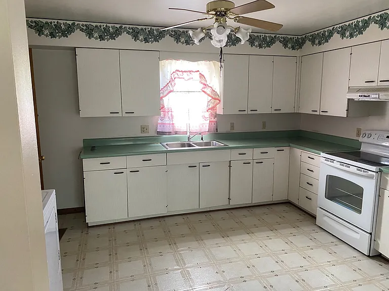 905 Woodward Ave — Photo 4