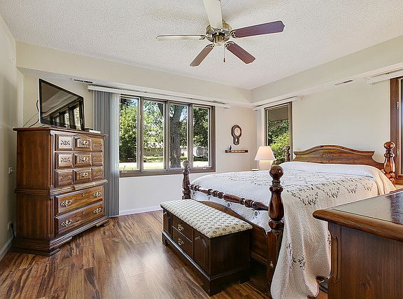 5th image of 16331 Sherwood Dr