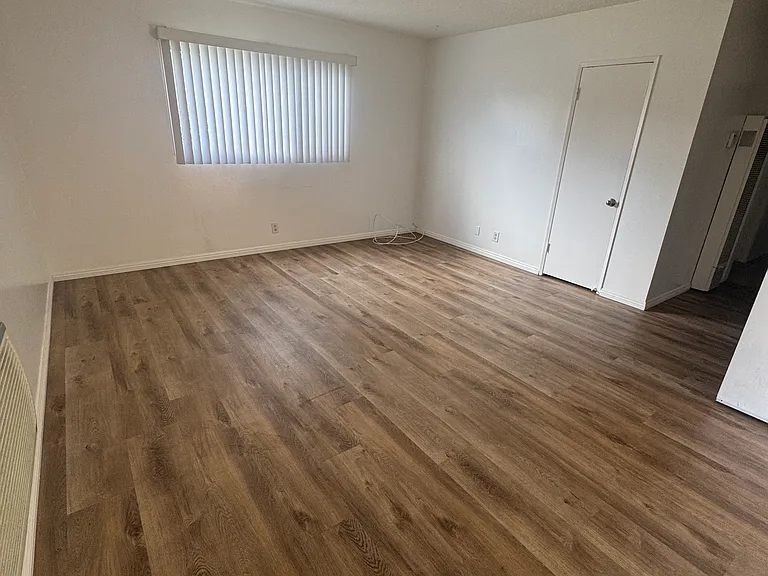 450 E Algrove St #1 — Photo 17