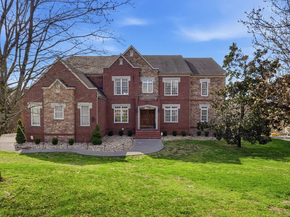 6876 Walnut Hills Dr, Brentwood, TN 37027