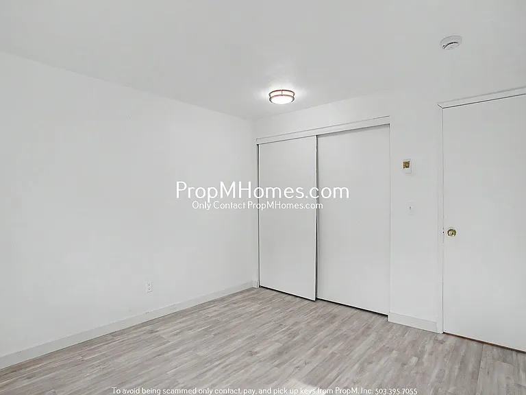 2216 SE Tacoma St — Photo 15