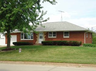 509 Balltown Rd, Sherrill, IA 52073