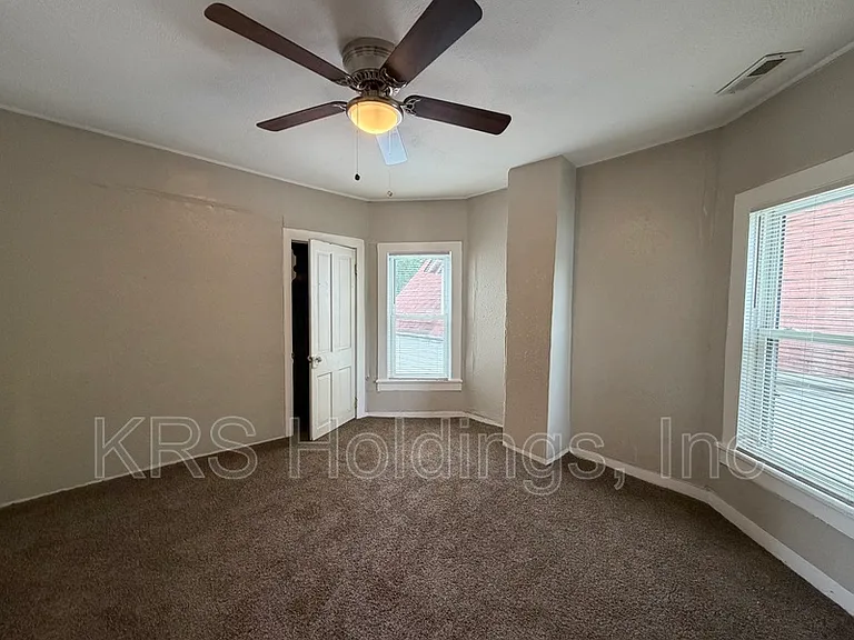 1145 23rd St — Photo 11
