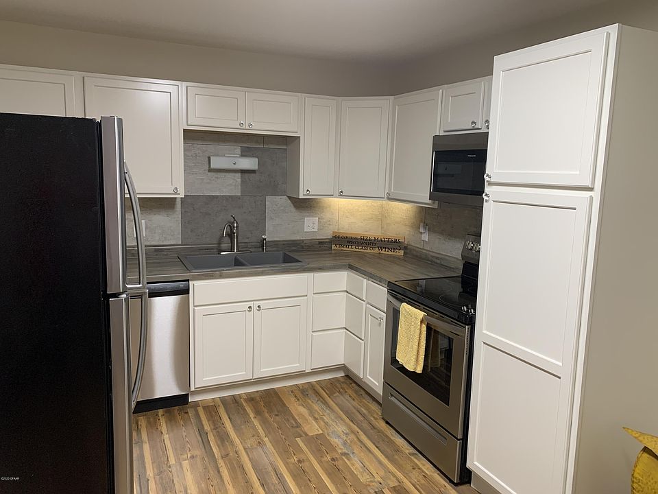 1st image of 3210 Cherry St #18