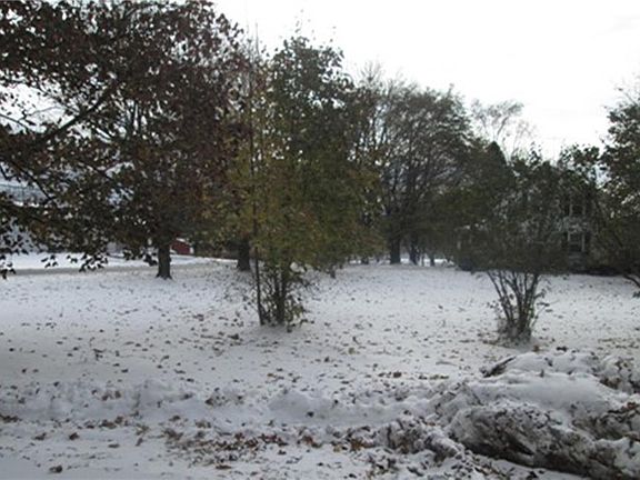 4th image of 6943 Lake Ave