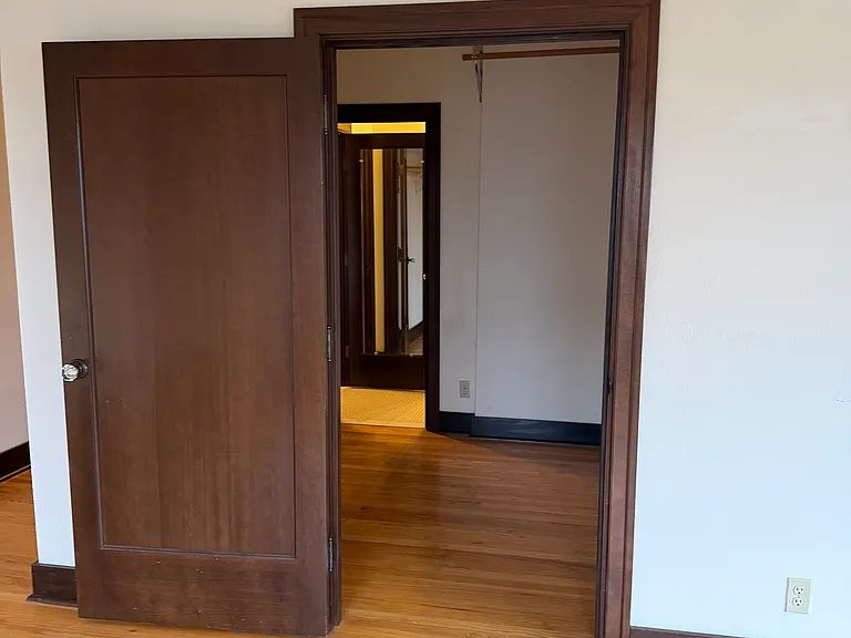 The St. Ingbert Apartments — Photo 24