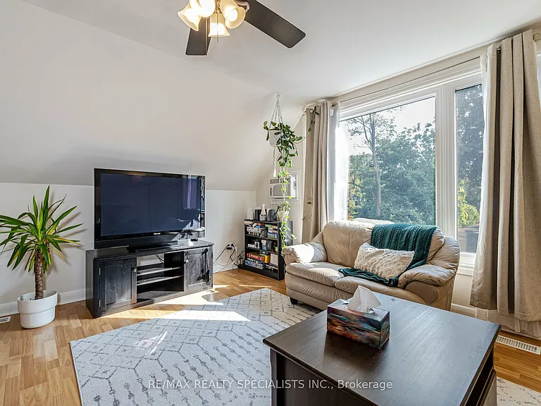 1233 Mississauga Rd — Photo 14