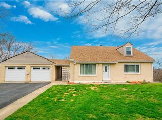 86 Economy Grade Rd, Coraopolis, PA 15108