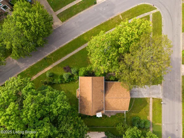 12915 Wooded Forest Rd, Middletown, KY 40243