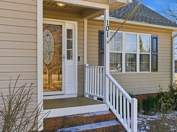 4th image of 101 White Water Ct