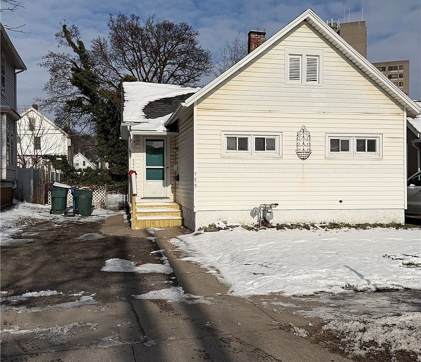 1st image of 755 Goodman St S