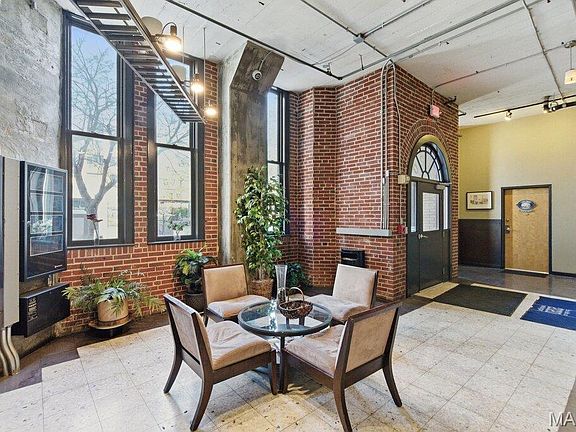 4th image of 2020 Washington Ave Unit 303