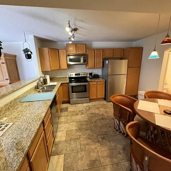 4921 Edwards Dr NE — Photo 4