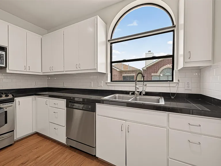 9829 Madeline Alyssa Ct — Photo 16