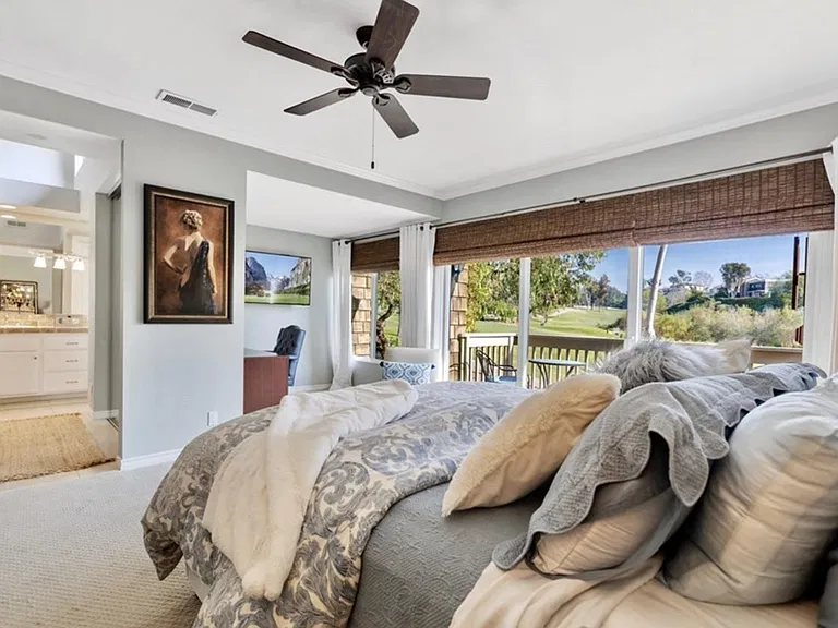 4 Sea Island Dr — Photo 17