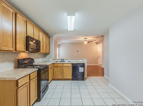2nd image of 6519 Candlearch Cir