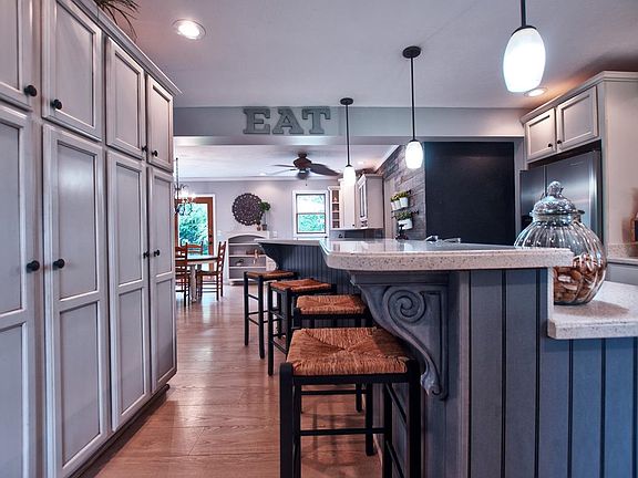 4th image of 53910 Arrowwood Dr