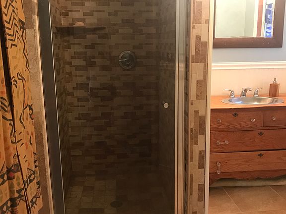 1st floor bathroom 