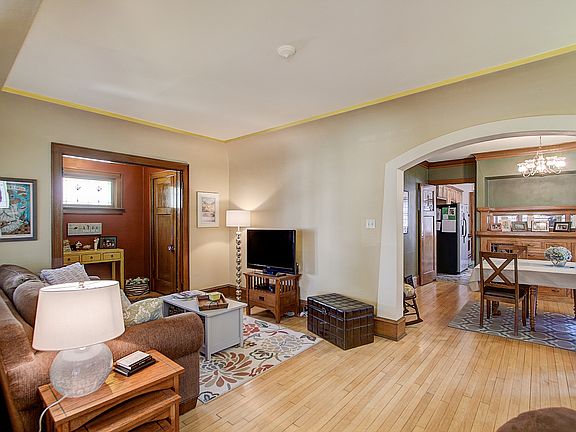 3rd image of 4466-68 N Bartlett