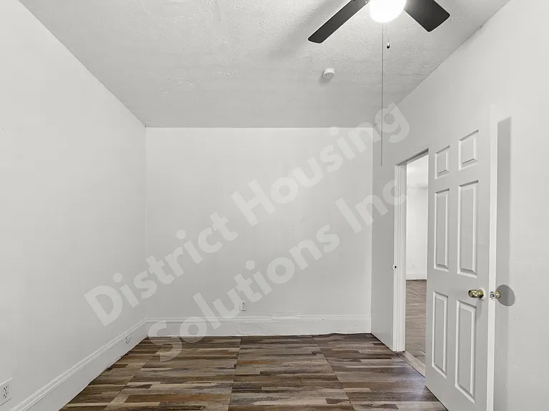 8302 Sowinski Ave — Photo 12