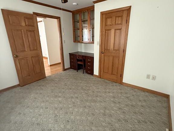 3rd image of 1878 Riverside Dr