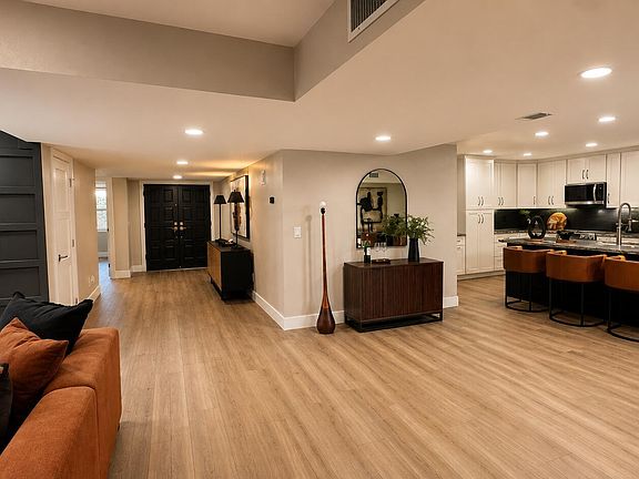 4th image of 8076 E VIA DEL ARBOR --