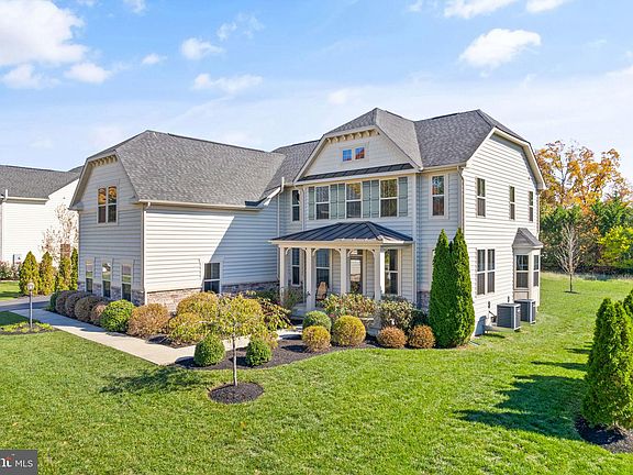 4th image of 5043 Parkside Ct