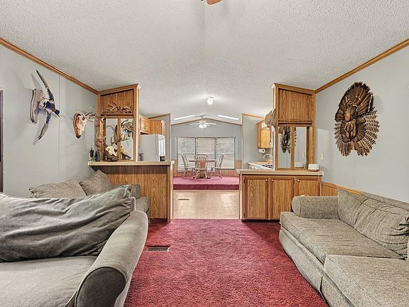 5th image of 912 S Bossett Rd