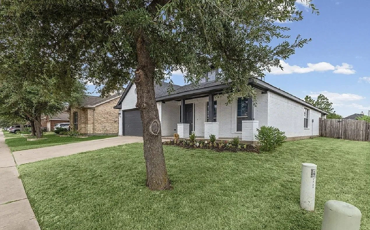 4 bed, 1884 sqft, $2,700 — Photo 2