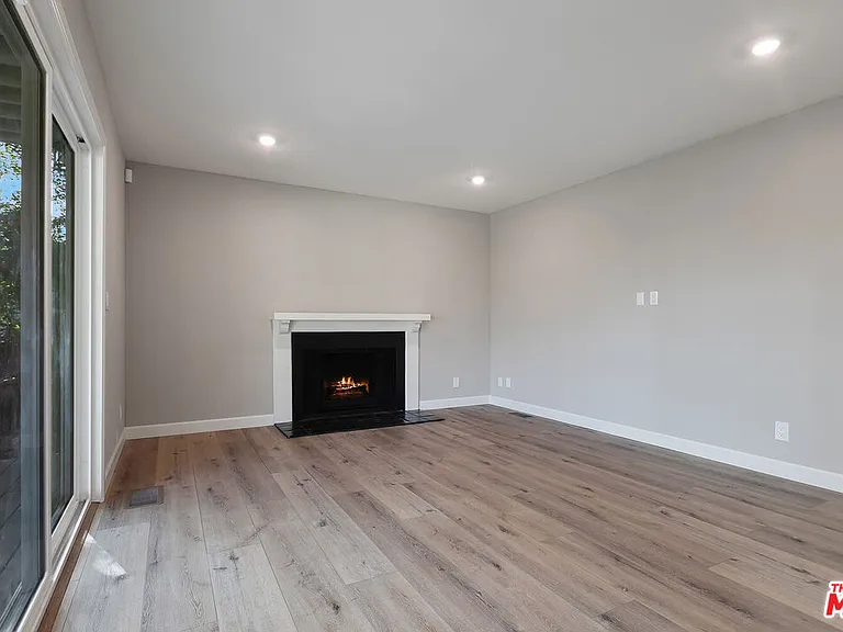 23937 Jensen Dr — Photo 18