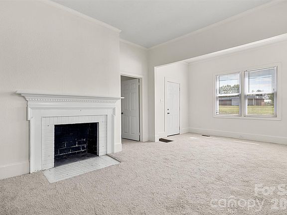 5th image of 530 Pinckney Rd