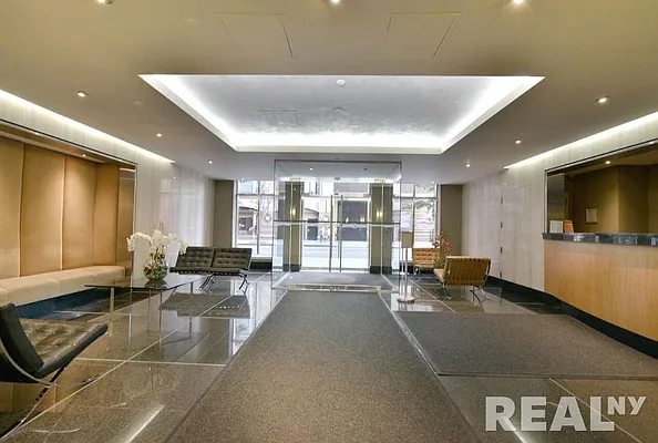 Rented by REAL New York | media 25