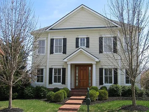 1992 General Warfield Way, Lexington, KY 40505