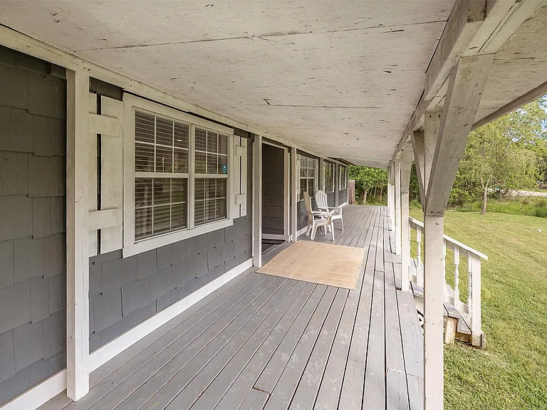 16766 Lake Cir — Photo 3