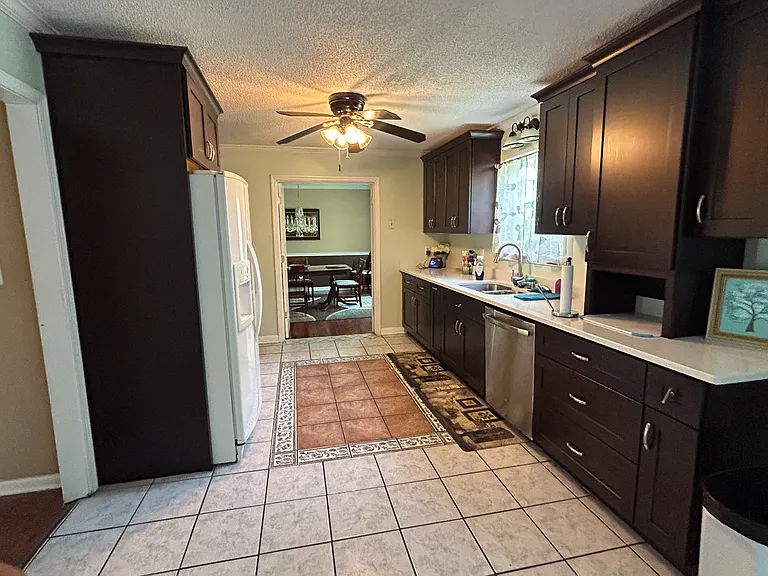 1529 Castle Downs Cv #B — Photo 5