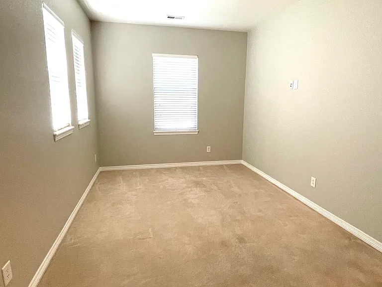 11877 E Maplewood Ave — Photo 2