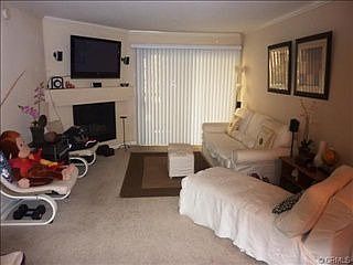 2nd image of 5520 Owensmouth Ave APT 111
