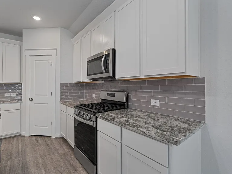 4044 Legend Mdws — Photo 9