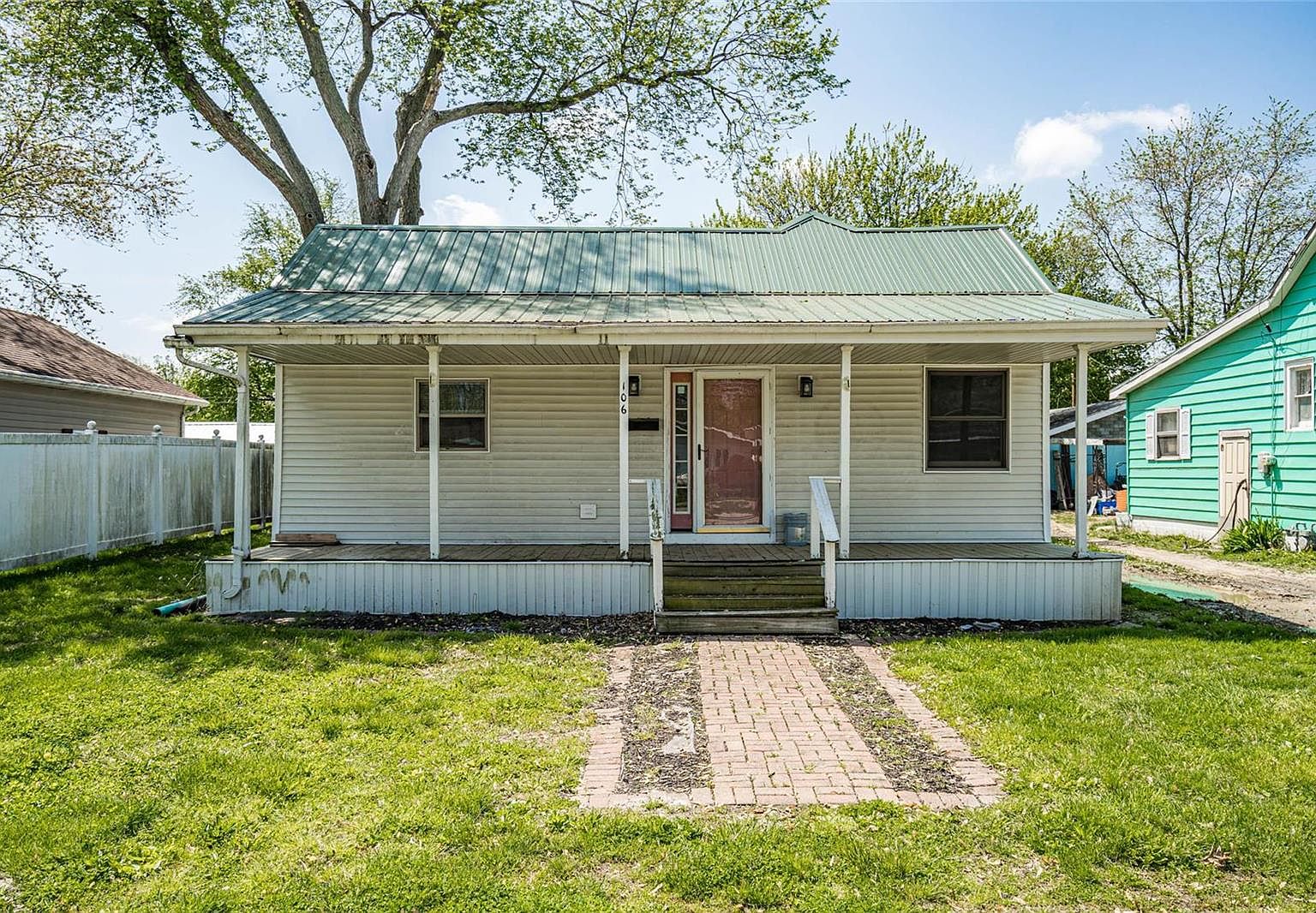 106 W 4th St S, Mount Olive, IL 62069 Zillow