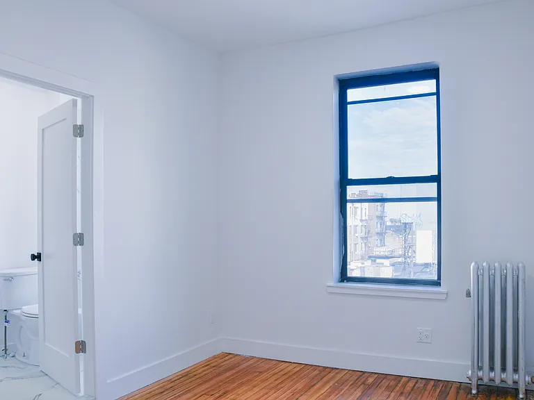 601 W 181st St #33 — Photo 4