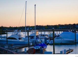 212 Popes Island Rd, Milford, CT 06461