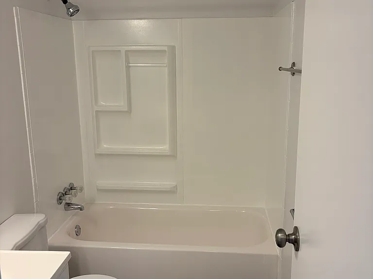 104 W Pulteney St #105 — Photo 8