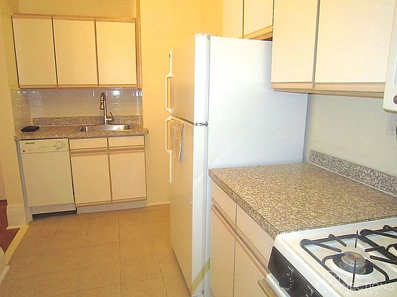 4th image of 304 W 14th St APT 2A